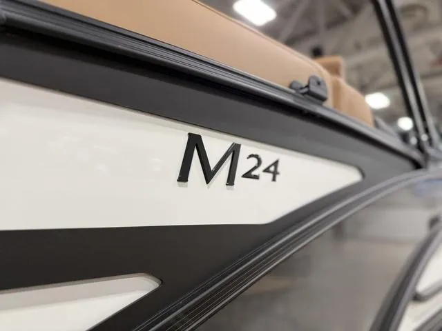 Slide: The Image of Bennington 24M Fastback Tri-Toon Pontoon 2025 - 70