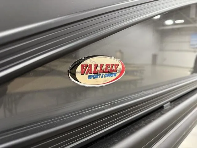 Slide: The Image of Bennington 24M Fastback Tri-Toon Pontoon 2025 - 71