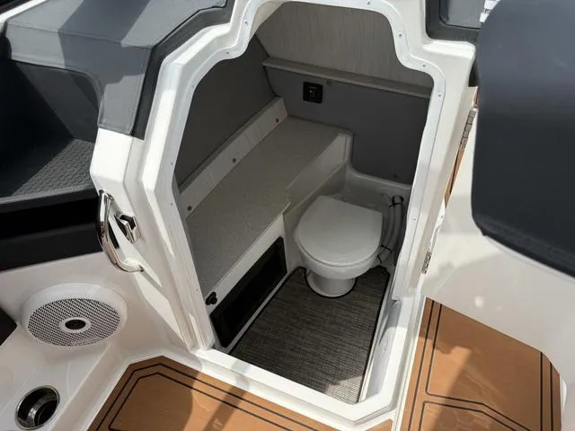 Slide: The Image of Cobalt R6 Surf 2025 - 19