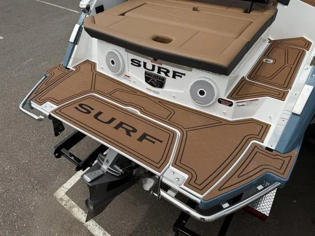 Slide: The Image of Cobalt R6 Surf 2025 - 5