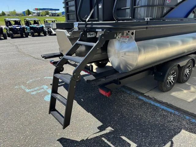 Slide: The Image of Bennington 23 LSAPG Tri-Toon Pontoon 2024 - 11