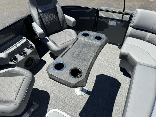 Slide: The Image of Bennington 23 LSAPG Tri-Toon Pontoon 2024 - 14