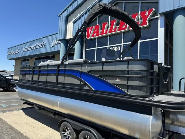 Slide: The Image of Bennington 23 LSAPG Tri-Toon Pontoon 2024 - 5