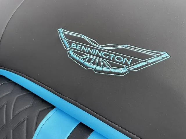 Slide: The Image of Bennington 24 MSB Arch Swingback Tri-Toon Pontoon 2025 - 12