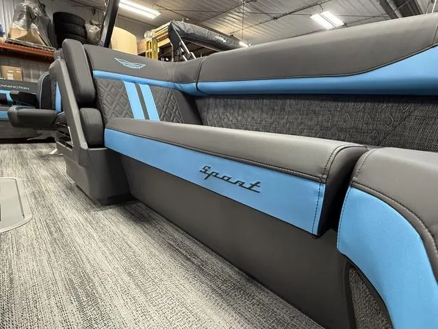 Slide: The Image of Bennington 24 MSB Arch Swingback Tri-Toon Pontoon 2025 - 13