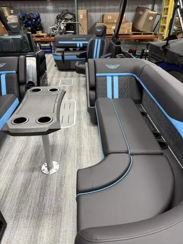 Slide: The Image of Bennington 24 MSB Arch Swingback Tri-Toon Pontoon 2025 - 14