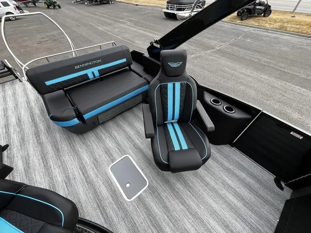 Slide: The Image of Bennington 24 MSB Arch Swingback Tri-Toon Pontoon 2025 - 26