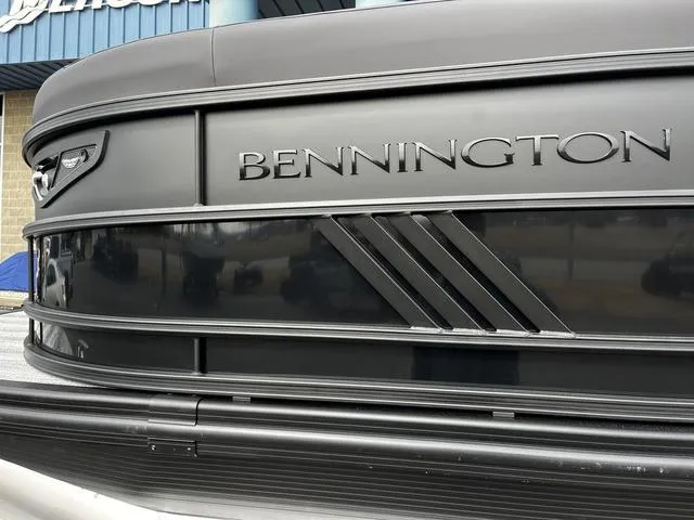 Slide: The Image of Bennington 24 MSB Arch Swingback Tri-Toon Pontoon 2025 - 5