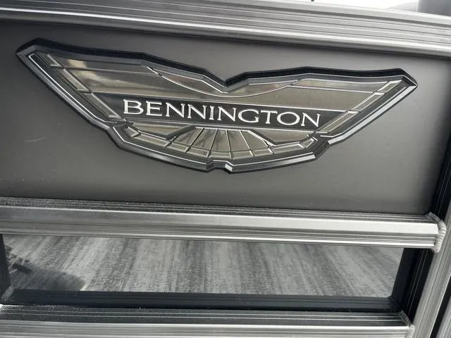 Slide: The Image of Bennington 24 MSB Arch Swingback Tri-Toon Pontoon 2025 - 8