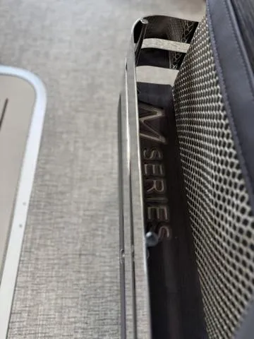 Slide: The Image of Bennington 24MFB Luxe Tri-Toon Pontoon 2025 - 11