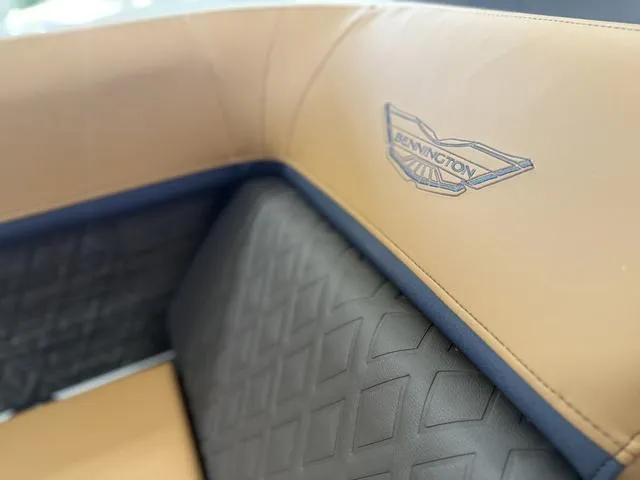 Slide: The Image of Bennington 24MFB Luxe Tri-Toon Pontoon 2025 - 13