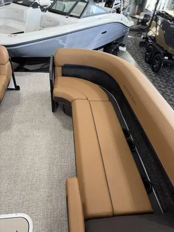 Slide: The Image of Bennington 24MFB Luxe Tri-Toon Pontoon 2025 - 14