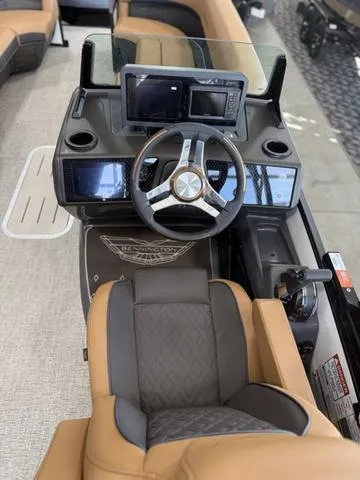 Slide: The Image of Bennington 24MFB Luxe Tri-Toon Pontoon 2025 - 21