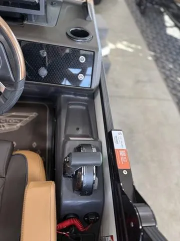 Slide: The Image of Bennington 24MFB Luxe Tri-Toon Pontoon 2025 - 26