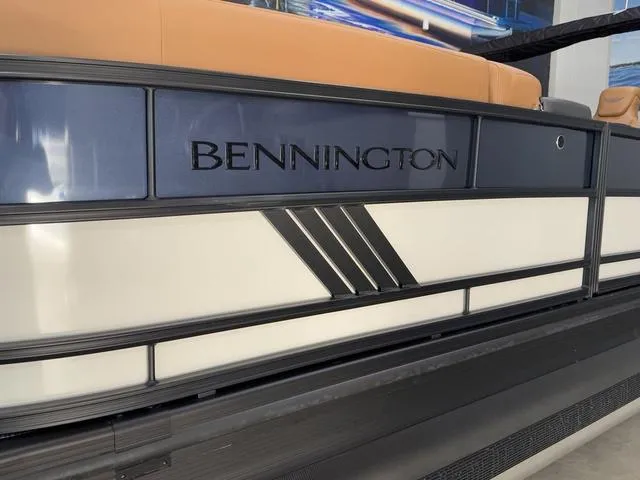 Slide: The Image of Bennington 24MFB Luxe Tri-Toon Pontoon 2025 - 3