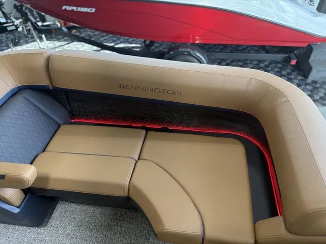 Slide: The Image of Bennington 24MFB Luxe Tri-Toon Pontoon 2025 - 34