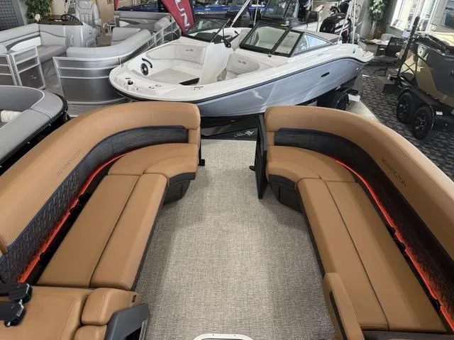 Slide: The Image of Bennington 24MFB Luxe Tri-Toon Pontoon 2025 - 36