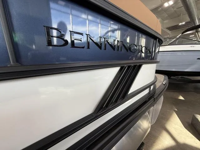 Slide: The Image of Bennington 24MFB Luxe Tri-Toon Pontoon 2025 - 40
