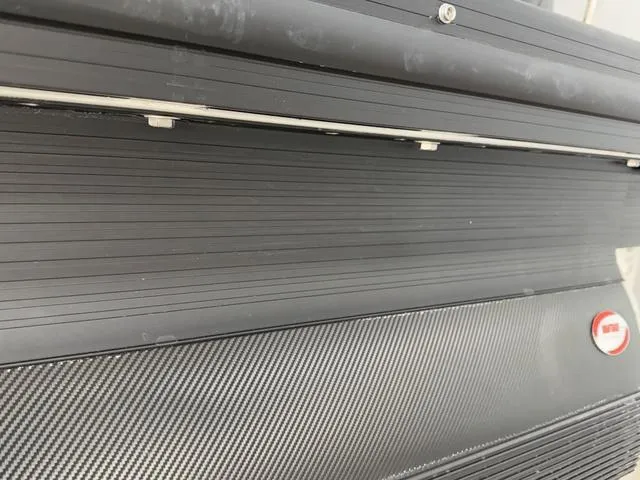 Slide: The Image of Bennington 24MFB Luxe Tri-Toon Pontoon 2025 - 5