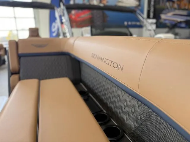 Slide: The Image of Bennington 24MFB Luxe Tri-Toon Pontoon 2025 - 8