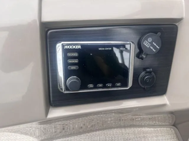 Slide: The Image of Kicker media center on 2019 Bennington 23 SSBXP boat dashboard. - 27