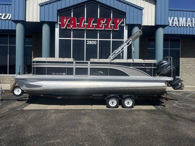 Slide: The Image of Bennington 22 SLX 2016 - 1