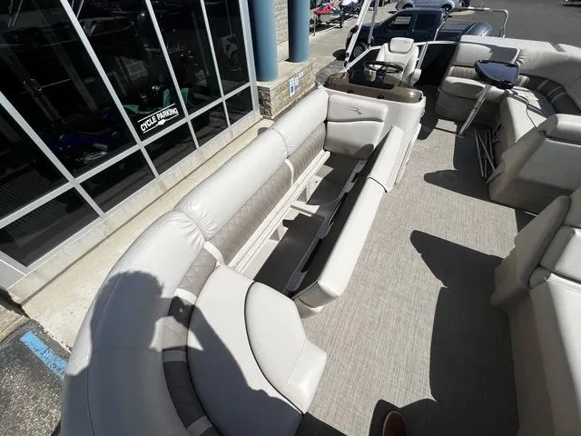 Slide: The Image of Bennington 22 SLX 2016 - 16