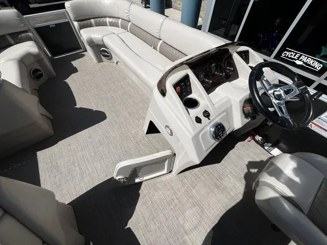 Slide: The Image of Bennington 22 SLX 2016 - 19