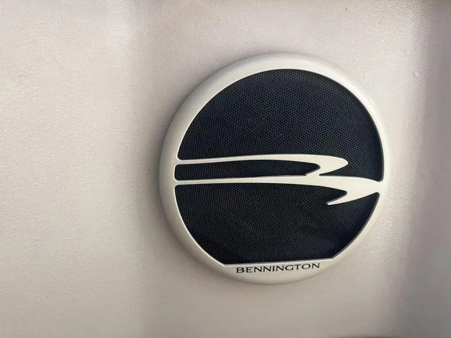 Slide: The Image of Bennington 22 SLX 2016 - 25