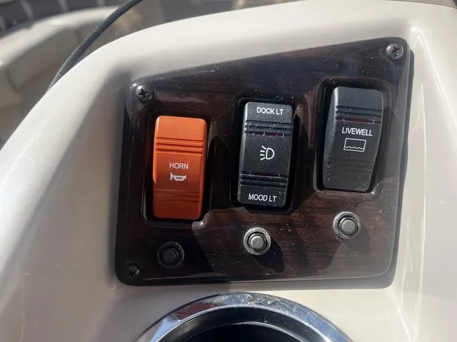 Slide: The Image of Bennington 22 SLX 2016 - 27