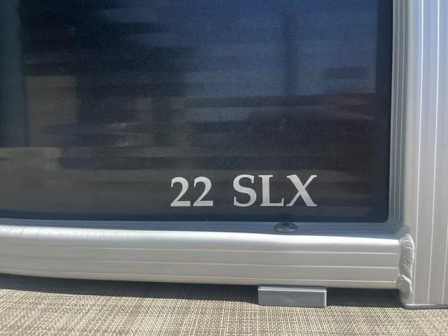 Slide: The Image of Bennington 22 SLX 2016 - 7