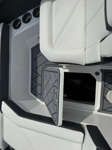 Slide: The Image of Cobalt R6 2025 - 8