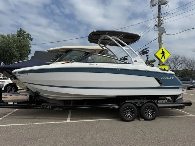 Slide: The Image of Cobalt R6 Surf 2025 - 1