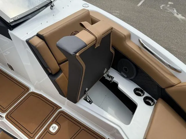 Slide: The Image of Cobalt R6 Surf 2025 - 28