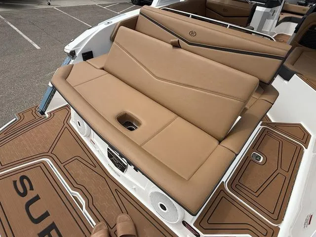 Slide: The Image of Cobalt R6 Surf 2025 - 7