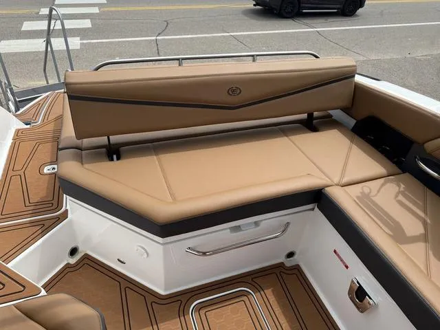 Slide: The Image of Cobalt R6 Surf 2025 - 9