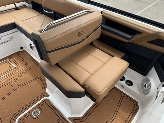 Slide: The Image of Cobalt R6 Surf 2025 - 15