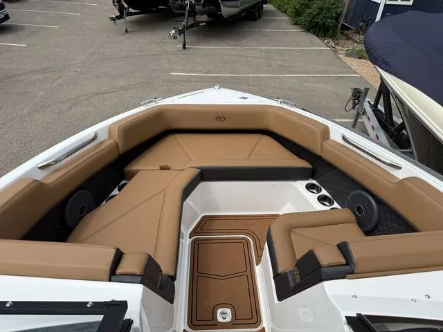 Slide: The Image of Cobalt R6 Surf 2025 - 24