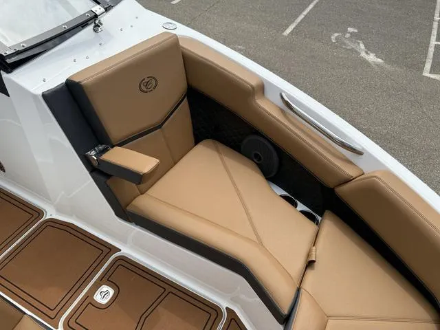 Slide: The Image of Cobalt R6 Surf 2025 - 25