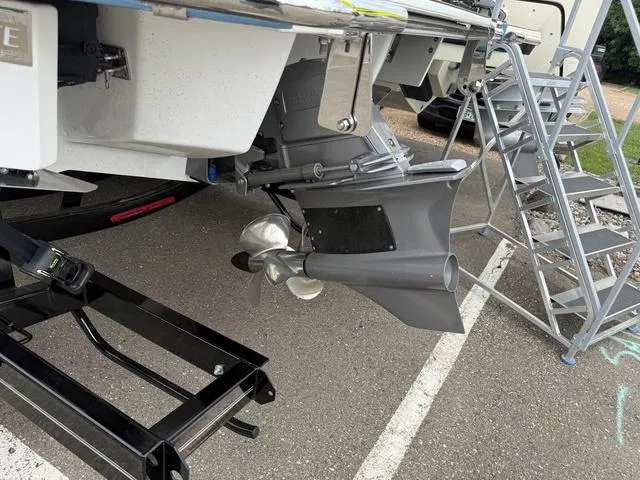 Slide: The Image of Cobalt R6 Surf 2025 - 4