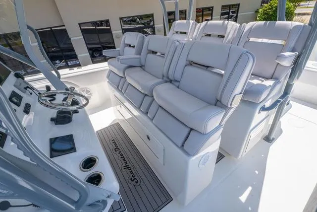 Slide: The Image of Sea Hunter 41 CTS 2025 - 20