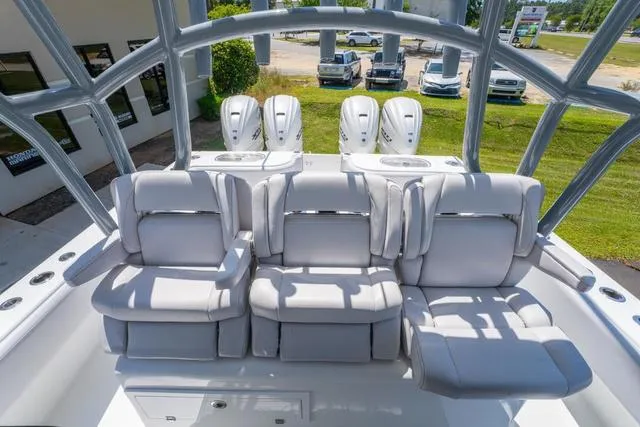 Slide: The Image of Sea Hunter 41 CTS 2025 - 21