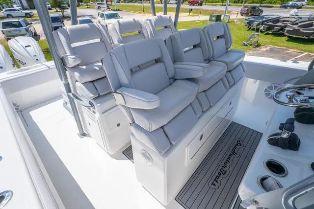 Slide: The Image of Sea Hunter 41 CTS 2025 - 22