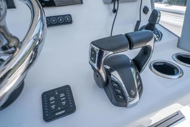 Slide: The Image of Sea Hunter 41 CTS 2025 - 29