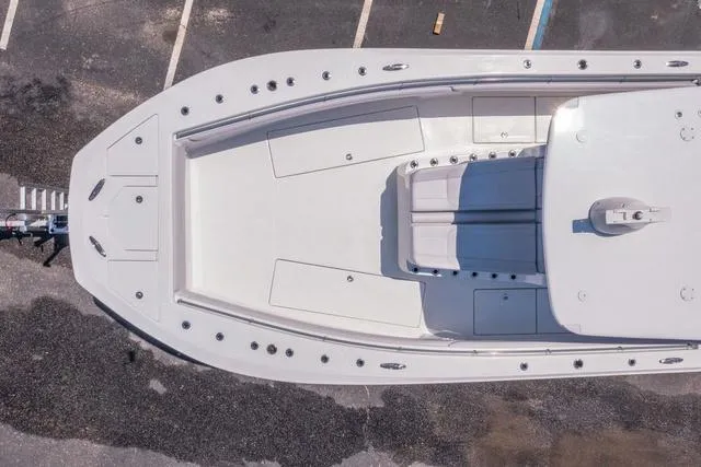 Slide: The Image of Sea Hunter 41 CTS 2025 - 3