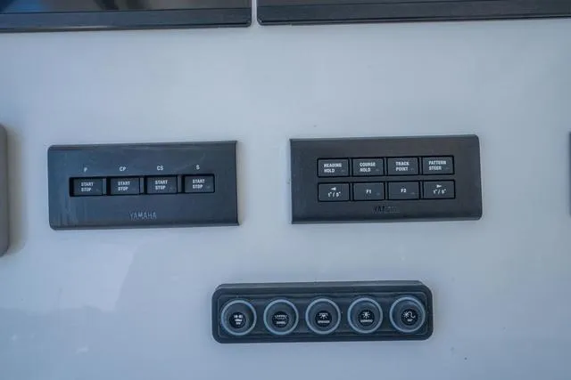 Slide: The Image of Sea Hunter 41 CTS 2025 - 31