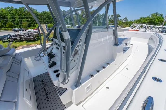 Slide: The Image of Sea Hunter 41 CTS 2025 - 34