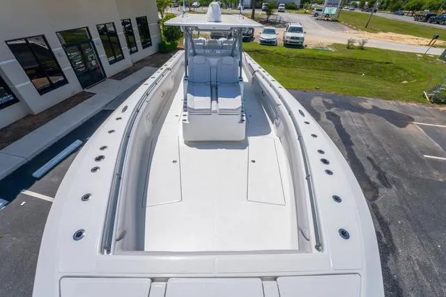 Slide: The Image of Sea Hunter 41 CTS 2025 - 38