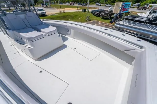 Slide: The Image of Sea Hunter 41 CTS 2025 - 40