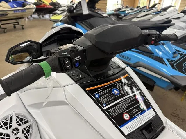 Slide: The Image of Yamaha VX Cruiser® with Audio 2025 - 4